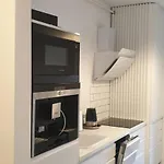 Apartment Commodores Quarters *