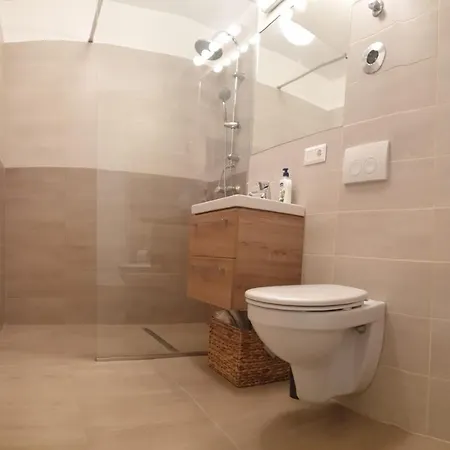 Commodores Quarters アパート *