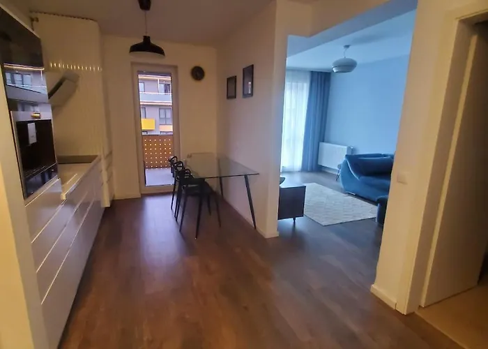 Commodores Quarters * בראשוב