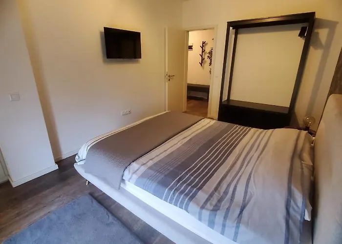 Commodores Quarters *